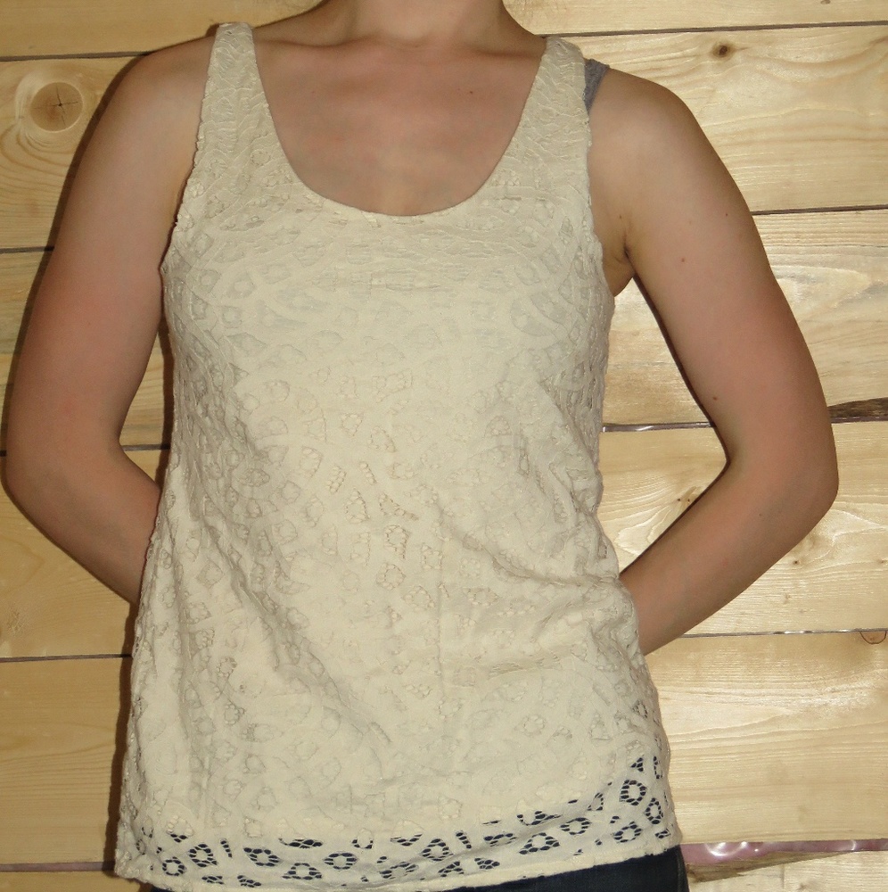 Ivory Lace Tank - Picture 3 of 3